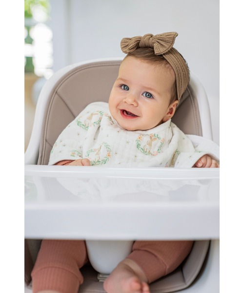 aden + anais essentials(エイデンアンドアネイエッセンシャルズ)の「モスリンバーピービブ1枚入り ブラッシングバニーズ EBBC10025 blushing bunnies-bunnyportrait(スタイ/よだれかけ・キッズ・ライトピンク・FREE)」の3枚目の写真
