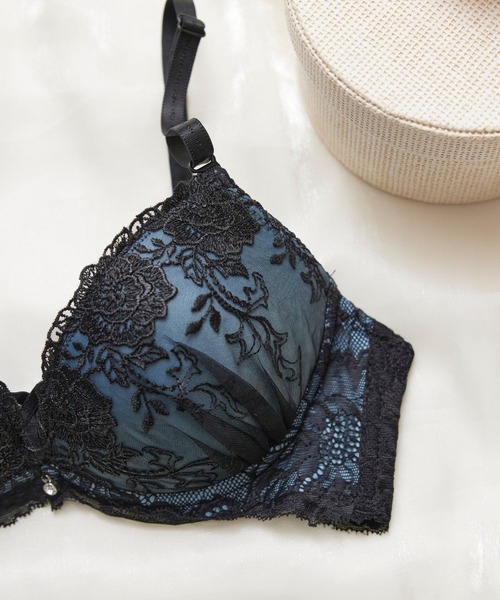 DRW（ドロー）の「【紐パンセット】選べるショーツ 満足度98%超え！スモーキーカラー×ブラックフラワー 刺繍ブラジャー＆紐ショーツセット（ブラ&ショーツ・レディース・モカ/モスグリーン/ブラウン系その他/グリーン系その他・A70/B65/B70/B75/C65/C70/C75/D70/D75/A75/D65）」の11枚目の写真