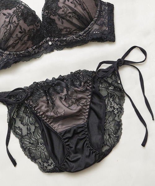 DRW（ドロー）の「【紐パンセット】選べるショーツ 満足度98%超え！スモーキーカラー×ブラックフラワー 刺繍ブラジャー＆紐ショーツセット（ブラ&ショーツ・レディース・モカ/モスグリーン/ブラウン系その他/グリーン系その他・A70/B65/B70/B75/C65/C70/C75/D70/D75/A75/D65）」の17枚目の写真