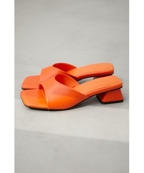 AZUL by moussy（アズールバイマウジー）の「FAUX LEATHER LOW HEEL SANDALS/フェイクレザーローヒールサンダル（サンダル・レディース・シルバー/ブラック/アイボリー/オレンジ・SMALL/MEDIUM/LARGE）」の11枚目の写真