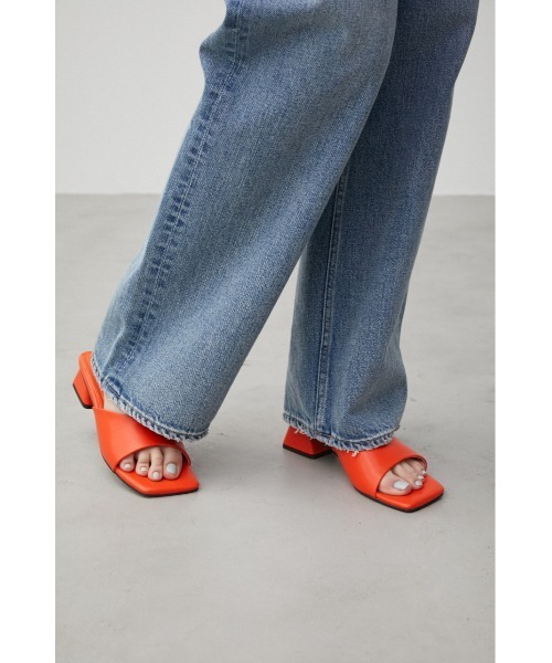 AZUL by moussy（アズールバイマウジー）の「FAUX LEATHER LOW HEEL SANDALS/フェイクレザーローヒールサンダル（サンダル・レディース・シルバー/ブラック/アイボリー/オレンジ・SMALL/MEDIUM/LARGE）」の19枚目の写真