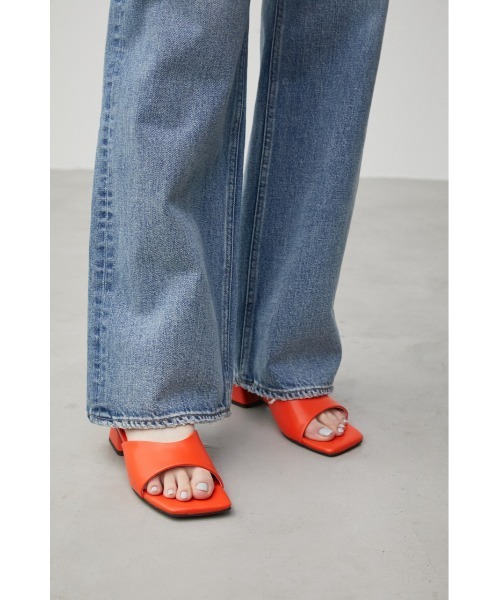 AZUL by moussy（アズールバイマウジー）の「FAUX LEATHER LOW HEEL SANDALS/フェイクレザーローヒールサンダル（サンダル・レディース・シルバー/ブラック/アイボリー/オレンジ・SMALL/MEDIUM/LARGE）」の15枚目の写真