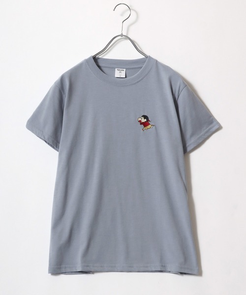 Salong hameu(サロン ハミュー)の「クレヨンしんちゃん キャラクタープリント&ワンポイント刺繍Tシャツ(Tシャツ/カットソー・レディース・ピンク/ブラウン/オフホワイト/ブルー・M/L)」の4枚目の写真