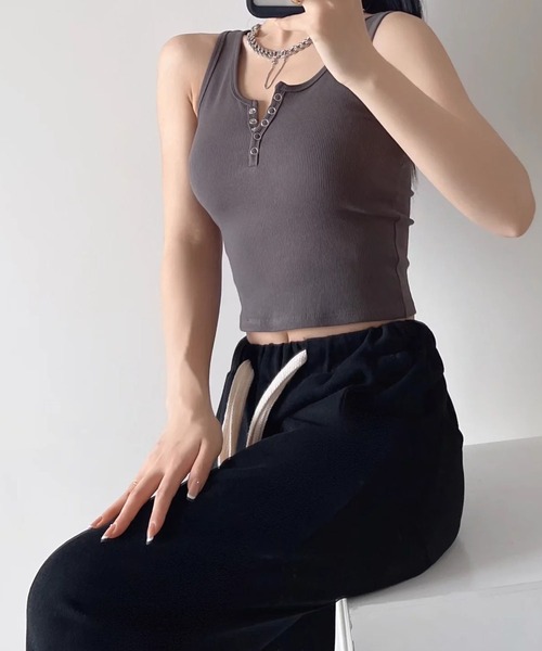 meJane（ミージェーン）の「スナップボタンヘンリーネックタンクトップ（タンクトップ・レディース・ブラック/チャコールグレー/ホワイト・FREE）」の9枚目の写真