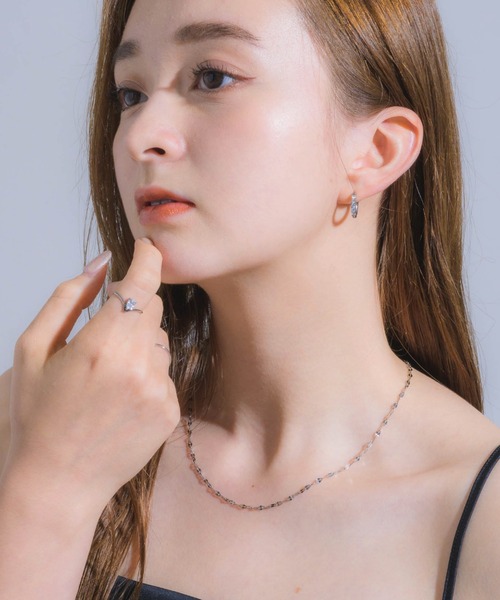 muku(ムク)の「金属アレルギー対応 ドロップキューピットラインリング / サージカルステンレス/316L(リング・レディース・シルバー/ゴールド・11)」の15枚目の写真