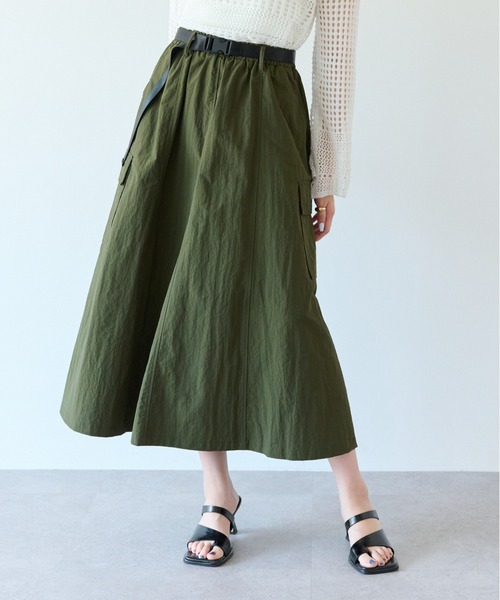 ECRIRE（エクリール）の「ベルト付きミリタリーカーゴスカート（スカート・レディース・ブラック/カーキ・M/L）」の3枚目の写真