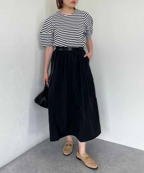 ECRIRE（エクリール）の「ベルト付きミリタリーカーゴスカート（スカート・レディース・ブラック/カーキ・M/L）」の17枚目の写真