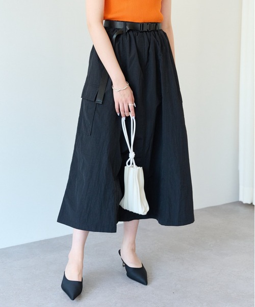 ECRIRE（エクリール）の「ベルト付きミリタリーカーゴスカート（スカート・レディース・ブラック/カーキ・M/L）」の19枚目の写真