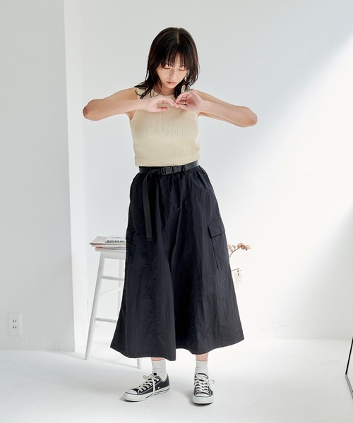 ECRIRE（エクリール）の「ベルト付きミリタリーカーゴスカート（スカート・レディース・ブラック/カーキ・M/L）」の22枚目の写真