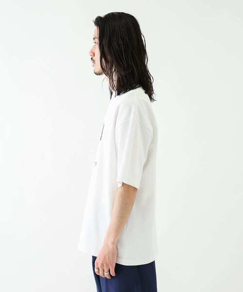 URBAN RESEARCH Sonny Label（アーバンリサーチサニーレーベル）の「ベアーモチーフグラフィックTシャツ（Tシャツ/カットソー・メンズ・レッド/チャコールグレー/オフホワイト・LARGE/MEDIUM）」の6枚目の写真
