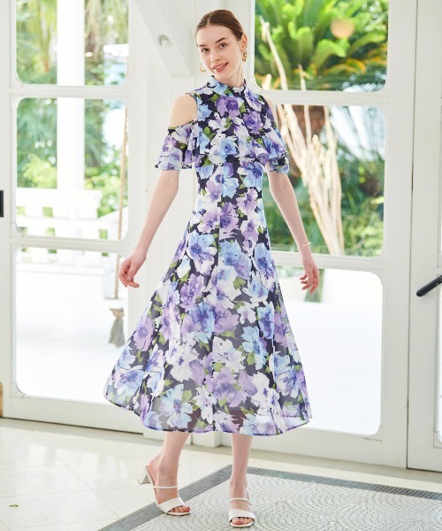 AND COUTURE（アンドクチュール）の「シェイドフラワー肩開き