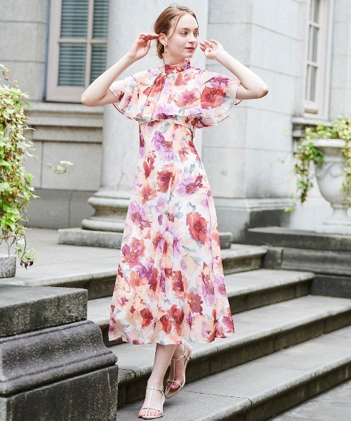 AND COUTURE（アンドクチュール）の「シェイドフラワー肩開き