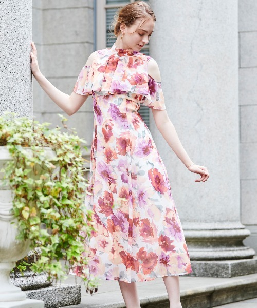 AND COUTURE（アンドクチュール）の「シェイドフラワー肩開き