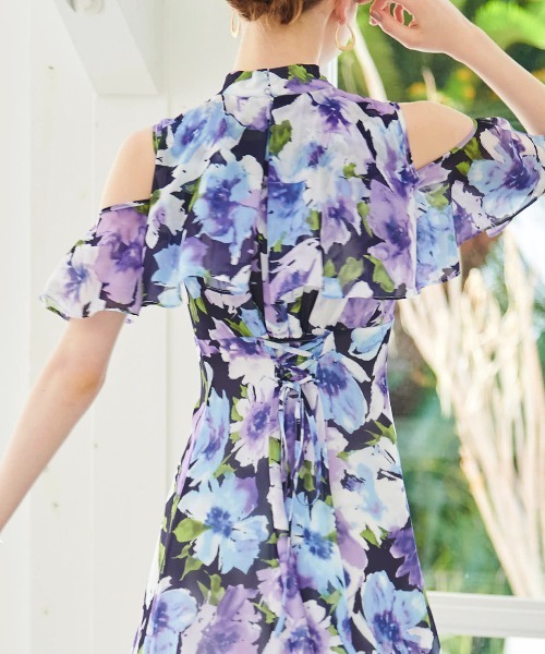 AND COUTURE（アンドクチュール）の「シェイドフラワー肩開き