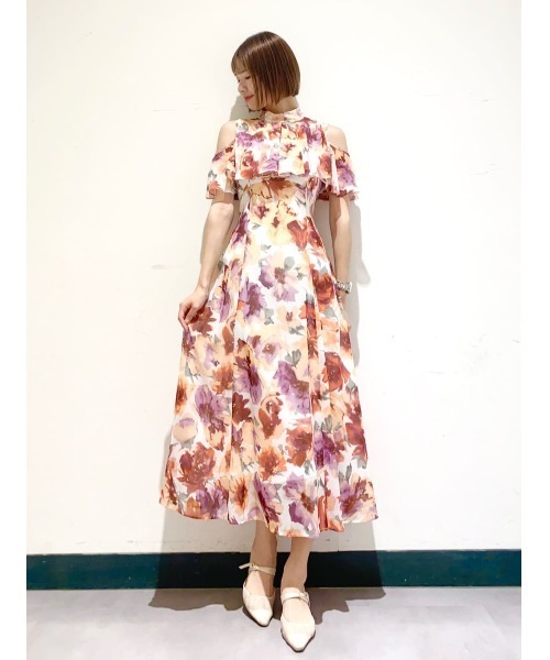 AND COUTURE（アンドクチュール）の「シェイドフラワー肩開き