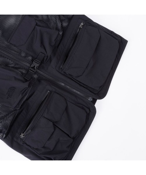 THE NORTH FACE(ザノースフェイス)の「THENORTHFACE/ザ・ノースフェイス/Utility Mesh Vest/ユーティリティ メッシュ ベスト/NP22331(ベスト・メンズ・ブラック/カーキ/ベージュ・L/M)」の11枚目の写真