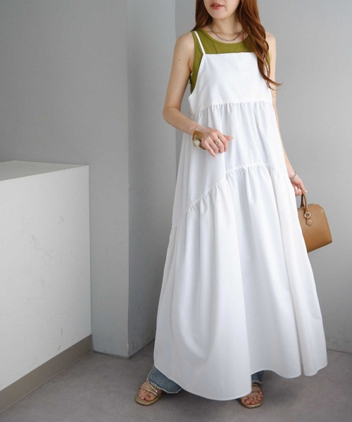 DISCOAT（ディスコート）の「《新色追加》【WEB限定】ラウンドティアードキャミワンピース（ワンピース・レディース・ブラウン/ブラック/ホワイト/グレー/ホワイト系その他/ベージュ・MEDIUM）」の2枚目の写真