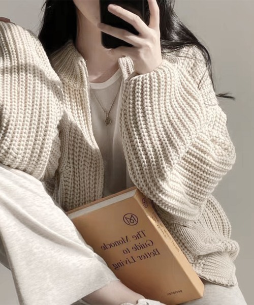 SEN TOKYO（セントーキョー）の「異なる網み目が魅力的。リブ編み