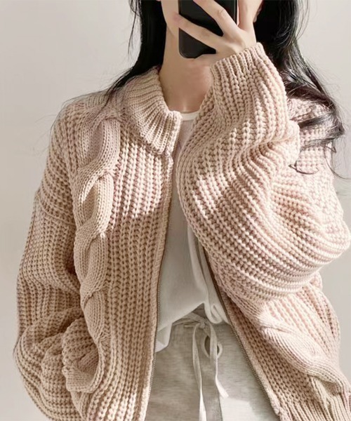 SEN TOKYO（セントーキョー）の「異なる網み目が魅力的。リブ編み