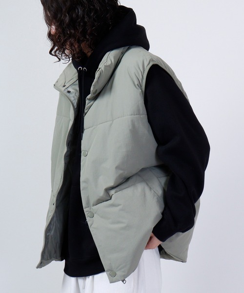 A.T,C in the attic homme(エーティーシーインジアティックオム)の「A.T,C in the attic homme タスラン裏コーティングビッグ中綿ベスト(ダウンベスト・メンズ・カーキ/ブラック/クリーム・M/L)」の11枚目の写真