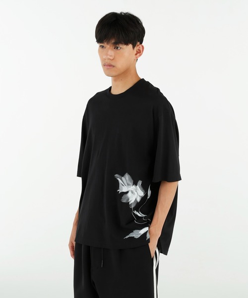 Y-3(ワイスリー)の「GXS SS TEE 2(Tシャツ/カットソー・メンズ・ブラック・XX-SMALL/X-SMALL/SMALL/MEDIUM/LARGE/X-LARGE/XX-LARGE)」の3枚目の写真