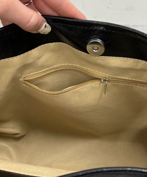 fredy emue（フレディエミュ）の「フェイクレザービッグショルダーバッグ（ショルダーバッグ・レディース・ブラック/ダークブラウン・FREE）」の16枚目の写真