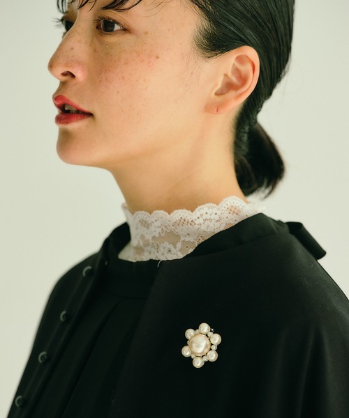 PUAL CE CIN（ピュアルセシン）の「パールアラウンドブローチ（ブローチ/コサージュ・レディース・その他・ONE SIZE）」の2枚目の写真