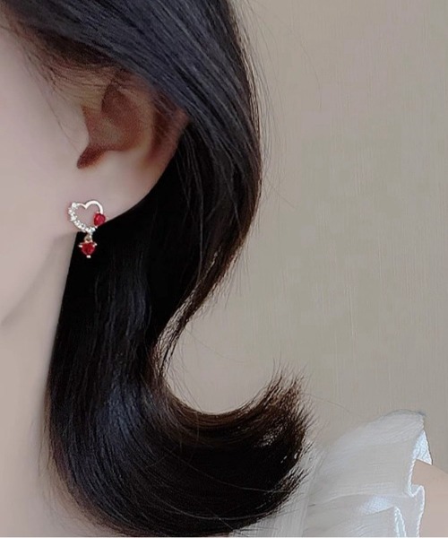LA VORAGINE(ラ ヴォラジネ)の「アレルギー対応ジルコンハート形ピアス(ピアス(両耳用)・レディース・ゴールド・FREE)」の5枚目の写真