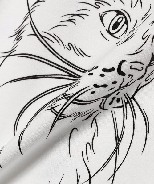 TOKYO CULTUART by BEAMS（トウキョウカルチャートバイビームス）の「黒田潔 / Cat Sweat shirt（スウェット・メンズ・オリーブ/ホワイト・SMALL/X-LARGE/LARGE/MEDIUM）」の6枚目の写真