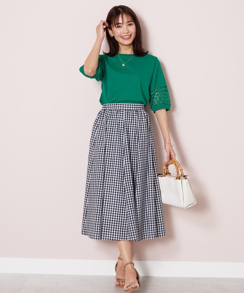 BELLUNA PLUS(ベルーナ)の「袖レース切替デザインプルオーバー(Tシャツ/カットソー・レディース・ブラック/オフホワイト/マスタード/グリーン・MEDIUM/LARGE/X-LARGE/SMALL)」の18枚目の写真