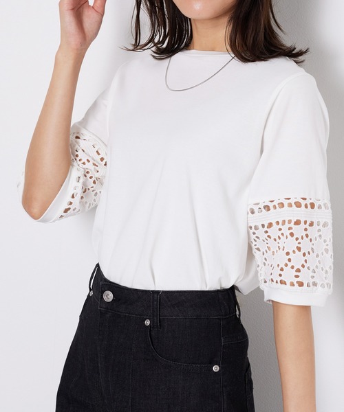 BELLUNA PLUS(ベルーナ)の「袖レース切替デザインプルオーバー(Tシャツ/カットソー・レディース・ブラック/オフホワイト/マスタード/グリーン・MEDIUM/LARGE/X-LARGE/SMALL)」の5枚目の写真