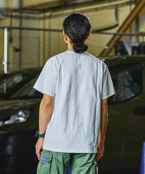 GORDON MILLER(ゴードンミラー)の「GORDON MILLER(ゴードンミラー) DRIVING FORWARDプリントTee 001(Tシャツ/カットソー・メンズ・ホワイト/ベージュ・M/L/XL)」の3枚目の写真