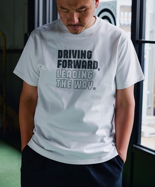 GORDON MILLER(ゴードンミラー)の「GORDON MILLER(ゴードンミラー) DRIVING FORWARDプリントTee 001(Tシャツ/カットソー・メンズ・ホワイト/ベージュ・M/L/XL)」の13枚目の写真