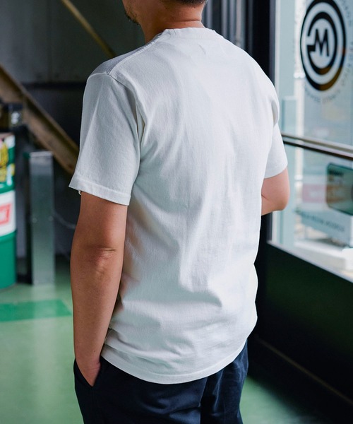 GORDON MILLER(ゴードンミラー)の「GORDON MILLER(ゴードンミラー) DRIVING FORWARDプリントTee 001(Tシャツ/カットソー・メンズ・ホワイト/ベージュ・M/L/XL)」の15枚目の写真