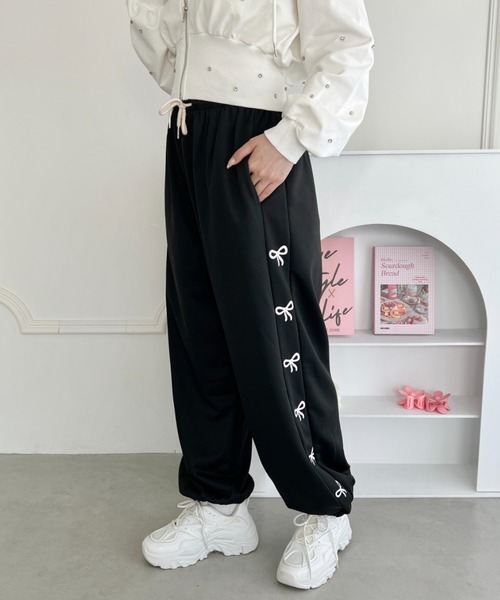 SOLLON.（ソルロン）の「サイドリボンライトスウェットパンツ（スウェットパンツ・レディース・アイボリー/ブラック/グレー/ライトブルー/ピンク・FREE）」の12枚目の写真
