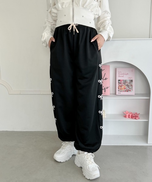 SOLLON.（ソルロン）の「サイドリボンライトスウェットパンツ（スウェットパンツ・レディース・アイボリー/ブラック/グレー/ライトブルー/ピンク・FREE）」の13枚目の写真