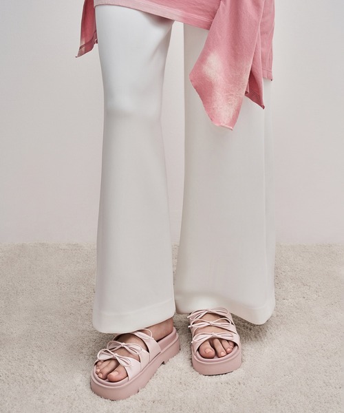 CHARLES & KEITH(チャールズ & キース)の「Dorri ドリー トリプルボウプラットフォームサンダル(サンダル・レディース・ピンク/オフホワイト・22.5cm/25cm/24.5cm/23.5cm/23cm)」の18枚目の写真