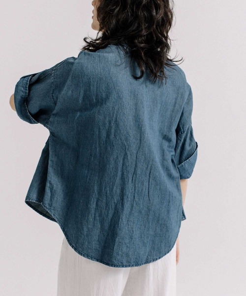 blanc basque（ブランバスク）の「綿麻デニムパール釦半袖シャツ（シャツ/ブラウス・レディース・ブルー系その他2/ブルー系その他3・38）」の6枚目の写真