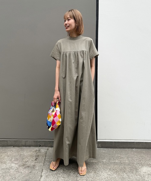 audrey and john wad（オードリーアンドジョンワッド）の「ハーフスリーブスタンドカラーロングワンピース -洗濯機洗い可-（ワンピース・レディース・ライトグリーン/カーキ/ネイビー・マルチサイズ）」の16枚目の写真