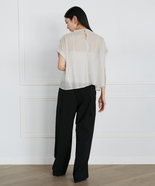 Luftrobe(ルフトローブ)の「タックキャザーカットブラウス(Tシャツ/カットソー・レディース・ブラック/グレイッシュベージュ・9号)」の10枚目の写真