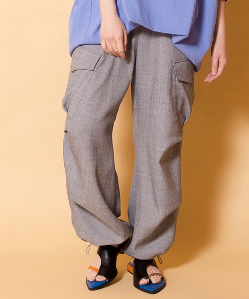 OSMOSIS（オズモーシス）の「ドロストヘムカーゴパンツ（カーゴパンツ・レディース・グレー/アイボリー/ブラック・ONE SIZE）」の3枚目の写真