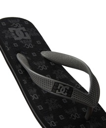 DC SHOES（ディーシーシューズ）の「Ks SPRAY GRAFFIK/DCキッズビーサン(ビーチサンダル）（サンダル）」