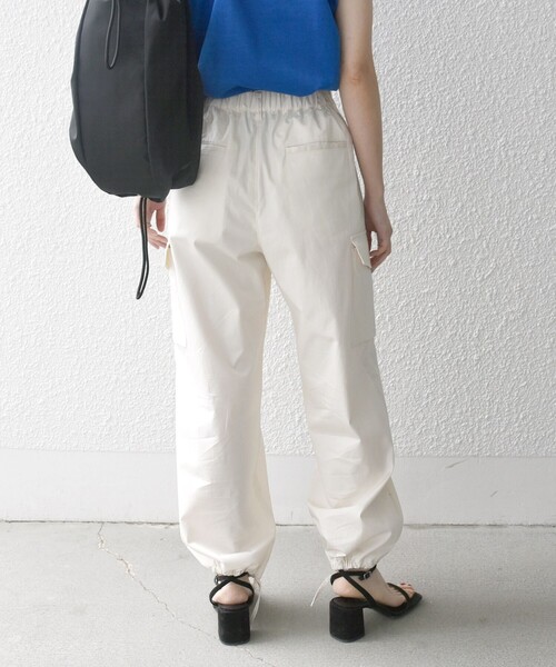 SHIPS any（シップス エニィ）の「SHIPS any:〈洗濯機可能〉コットン リネン イージー カーゴ パンツ（カーゴパンツ・レディース・ブラック/オリーブ/ホワイト・36/38）」の8枚目の写真