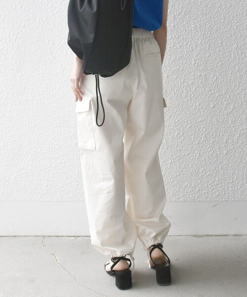 SHIPS any（シップス エニィ）の「SHIPS any:〈洗濯機可能〉コットン リネン イージー カーゴ パンツ（カーゴパンツ・レディース・ブラック/オリーブ/ホワイト・36/38）」の9枚目の写真