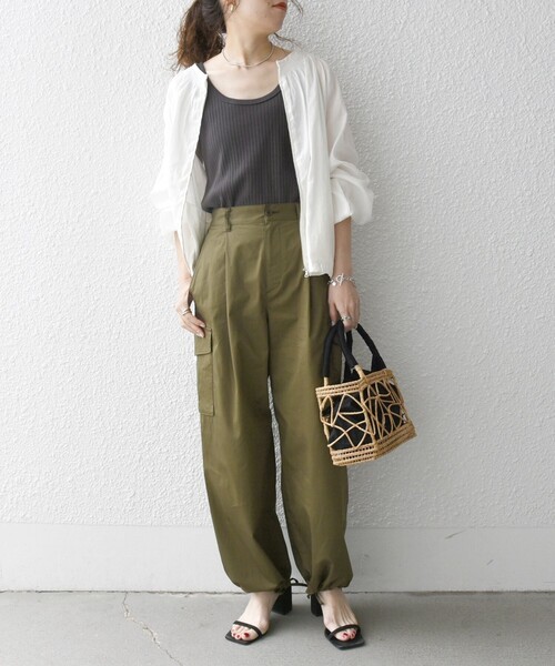 SHIPS any（シップス エニィ）の「SHIPS any:〈洗濯機可能〉コットン リネン イージー カーゴ パンツ（カーゴパンツ・レディース・ブラック/オリーブ/ホワイト・36/38）」の18枚目の写真