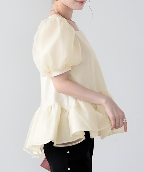 O.S.K（オーエスケー）の「[O.S.K] スクエアネックオーガンジートップス（シャツ/ブラウス・レディース・パープル/ブラック/アイボリー・L/M）」の4枚目の写真