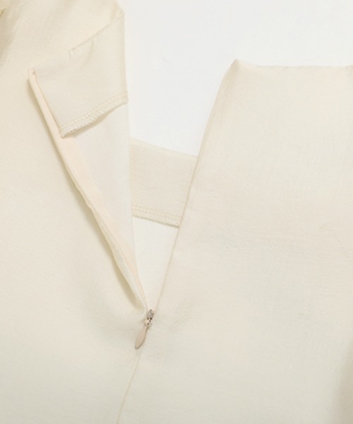 O.S.K（オーエスケー）の「[O.S.K] スクエアネックオーガンジートップス（シャツ/ブラウス・レディース・パープル/ブラック/アイボリー・L/M）」の16枚目の写真