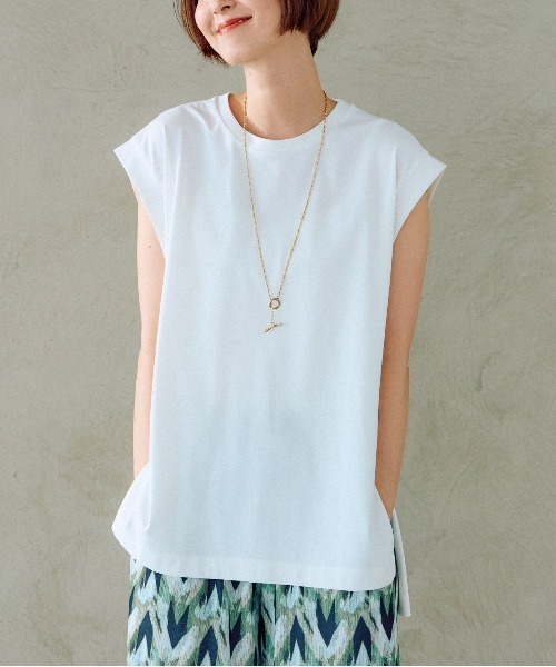 LEPSIM(レプシィム)の「【3つの機能付き】デザインチュニックノースリーブ 104202(Tシャツ/カットソー・レディース・サンドベージュ/オレンジ/チャコールグレー/オフホワイト/レッド/ブラック×ホワイト/ライトブルー・FREE)」の2枚目の写真