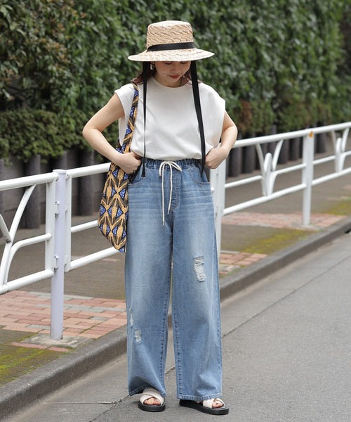 LEPSIM(レプシィム)の「【3つの機能付き】デザインチュニックノースリーブ 104202(Tシャツ/カットソー・レディース・サンドベージュ/オレンジ/チャコールグレー/オフホワイト/レッド/ブラック×ホワイト/ライトブルー・FREE)」の15枚目の写真