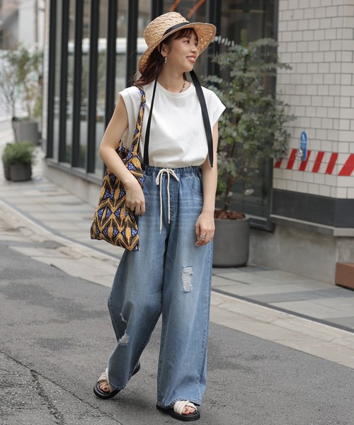 LEPSIM(レプシィム)の「【3つの機能付き】デザインチュニックノースリーブ 104202(Tシャツ/カットソー・レディース・サンドベージュ/オレンジ/チャコールグレー/オフホワイト/レッド/ブラック×ホワイト/ライトブルー・FREE)」の16枚目の写真